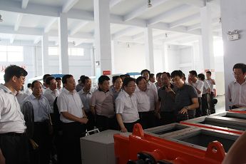 岱岳區(qū)黨政考察團(tuán)到我公司參觀指導(dǎo) 岱岳區(qū)黨政考察團(tuán)到我公司參觀指導(dǎo)